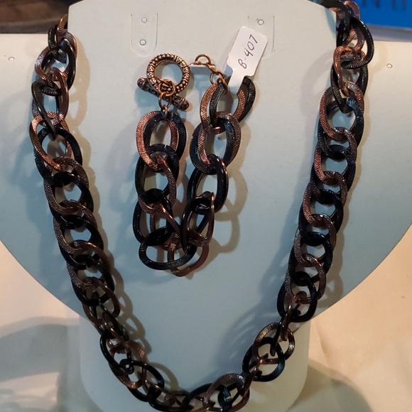 Matching necklace and bracelet - Picture 4 of 4